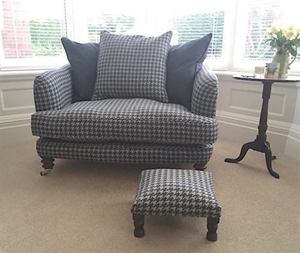 Helmsley Snuggler sofa in St David's 100% Wool Dark Navy