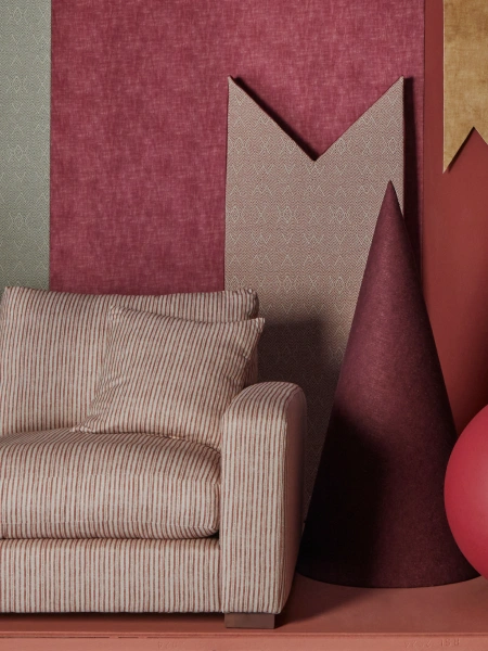 The red thread - From checks and stripes to lustrous velvet.