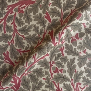 Spill Resistant V&A Oak Tree: Red