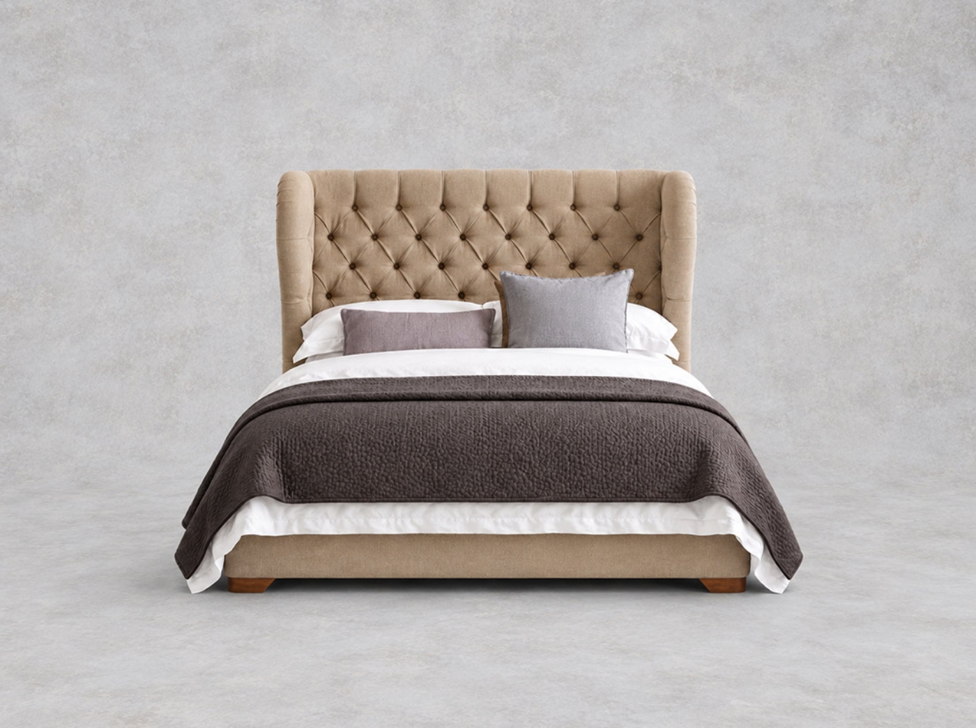 Outlet Manchester: Rouen king low end bed in Hawes linen