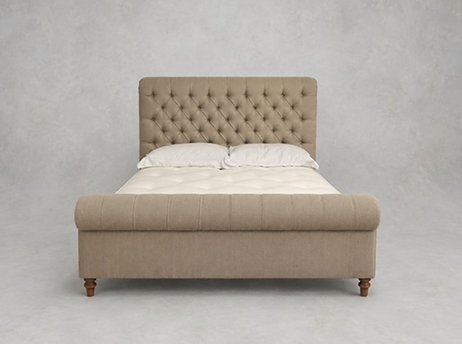Outlet Bury St Edmunds: Pentlow king bed in Swaledale Linen