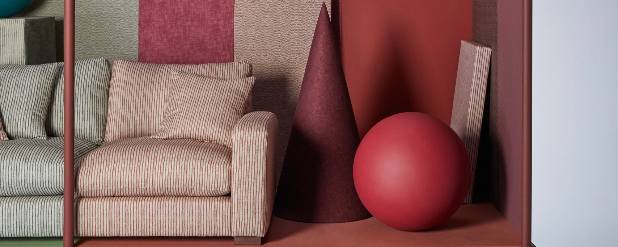 Sofas & Stuff - The red thread